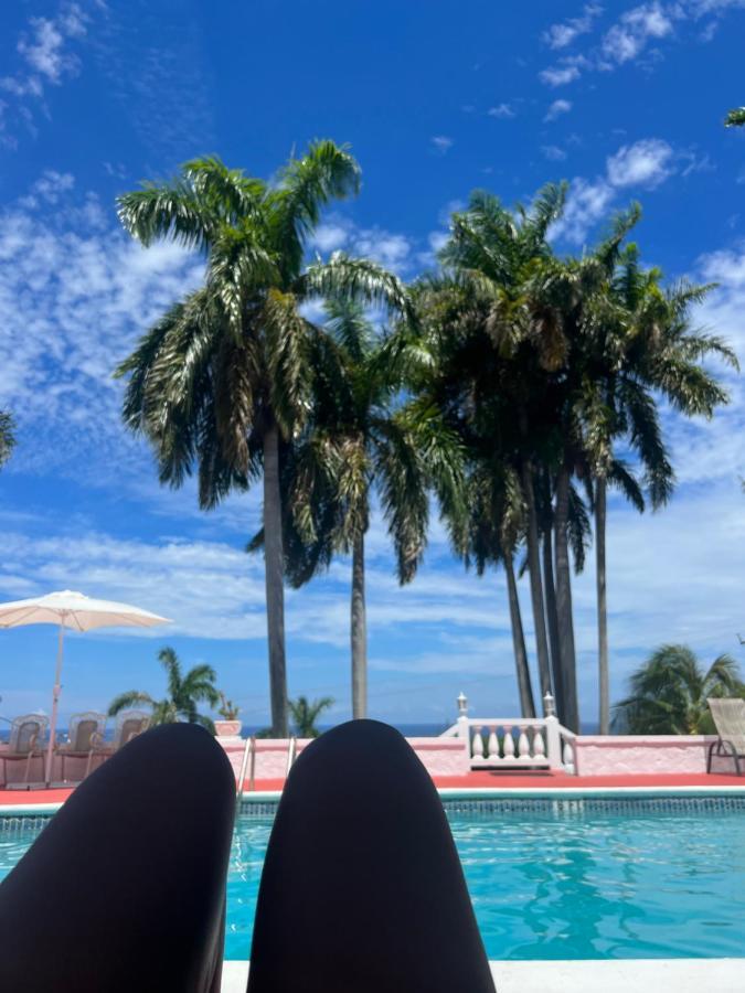 The Lodge @ Peaceful Palms Montego Bay Esterno foto