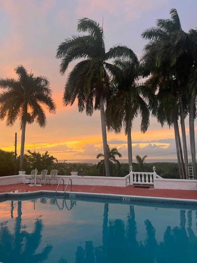 The Lodge @ Peaceful Palms Montego Bay Esterno foto