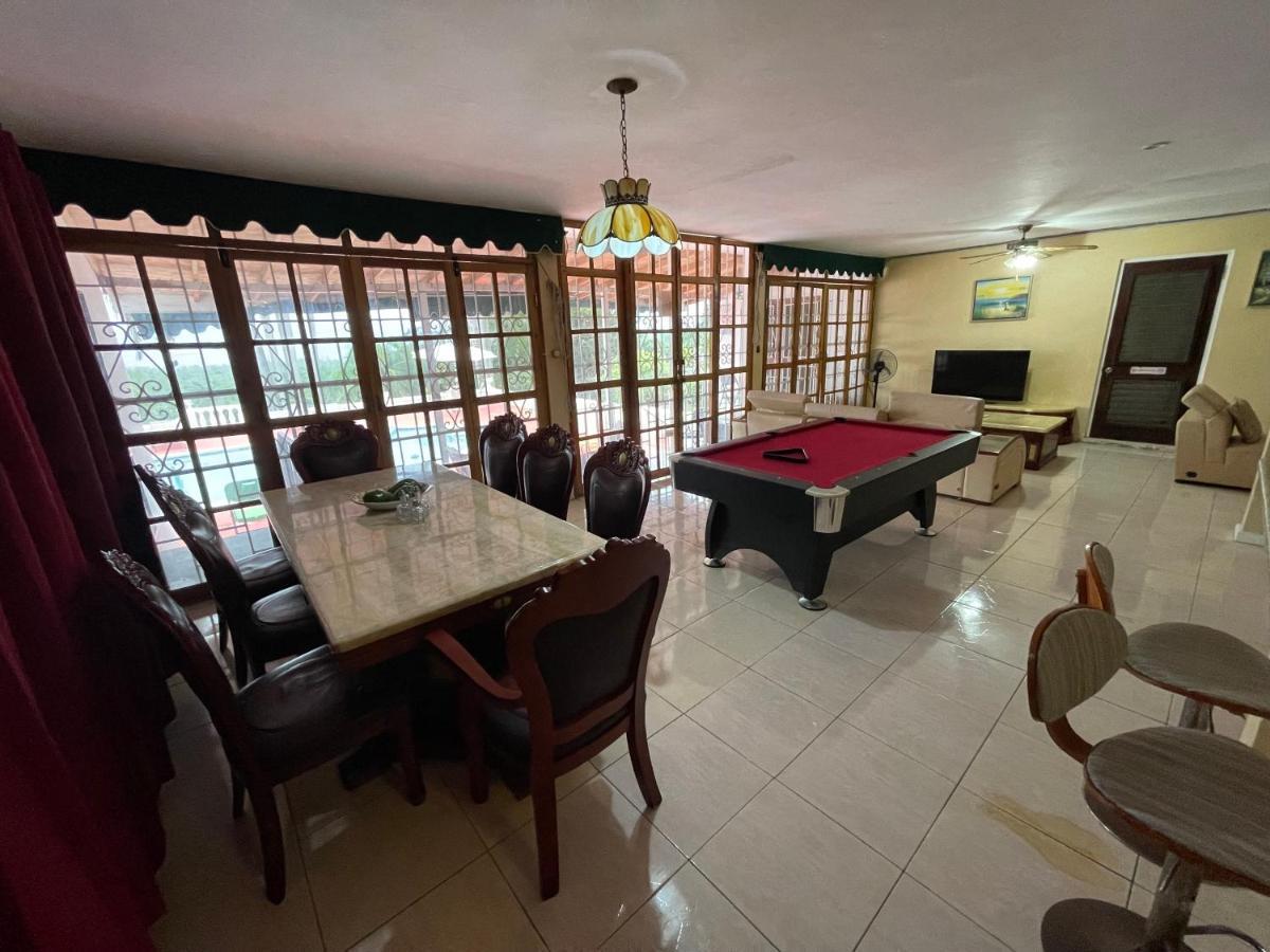 The Lodge @ Peaceful Palms Montego Bay Esterno foto