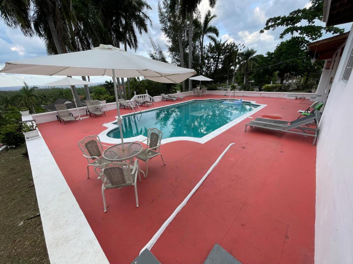The Lodge @ Peaceful Palms Montego Bay Esterno foto
