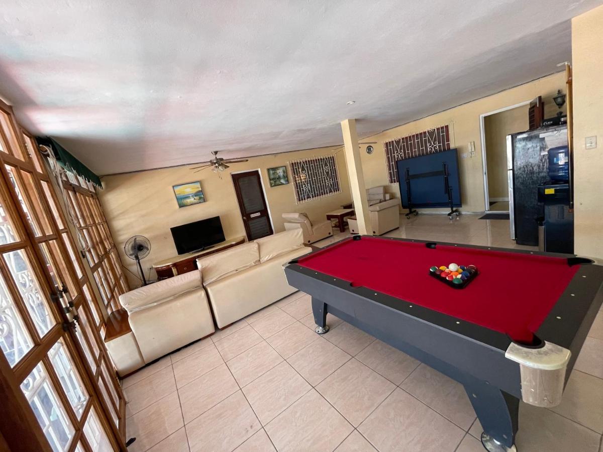 The Lodge @ Peaceful Palms Montego Bay Esterno foto